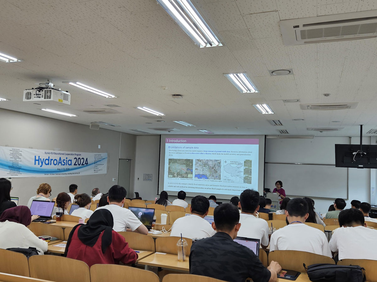 Special Lecture (Professor Ginni Huang, Nankai University))