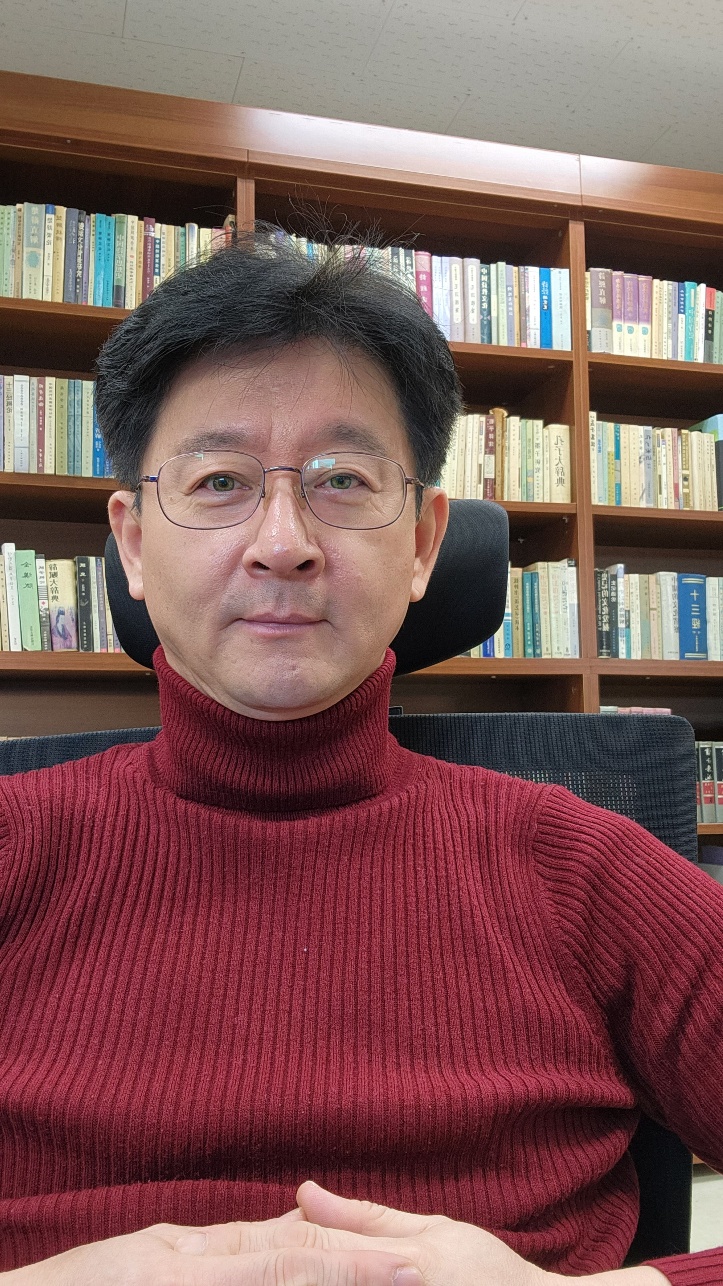 Ahn Sung-jae, professor at Incheon National University Graduate School of Education