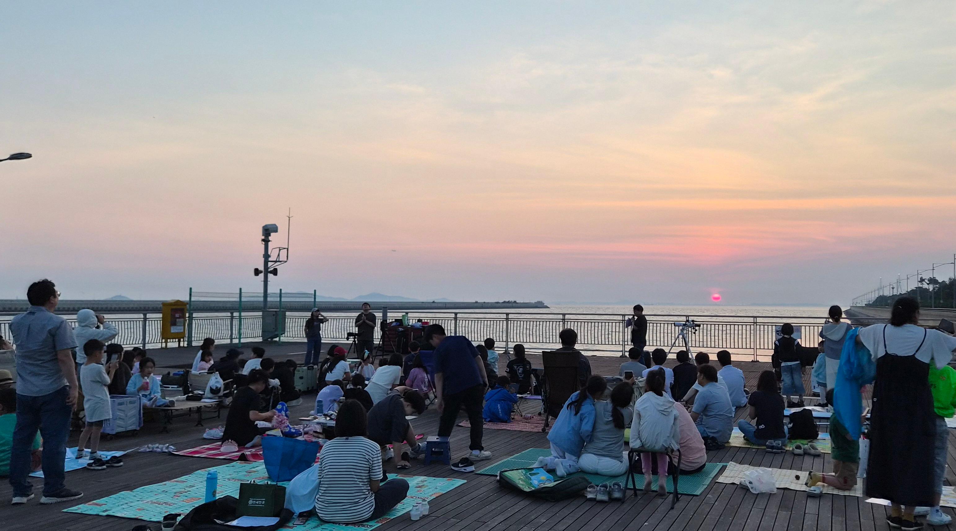 인천과학문화거점센터x멘토사이언스, 가족과 함께하는‘별 헤는 밤’ 천체관측회 성황리 개최 대표이미지